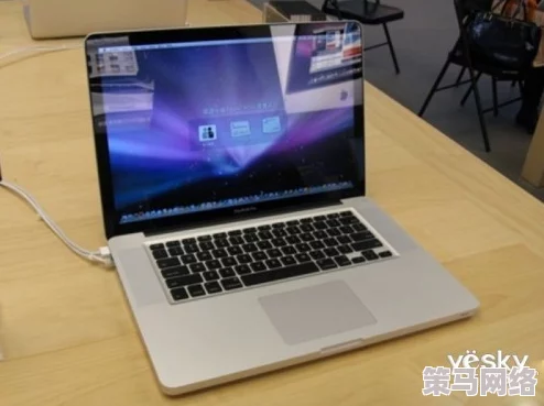 1819岁macbook pro高清版本：这款笔记本电脑以其卓越的显示效果和强大的性能，成为了年轻用户学习与工作的理想选择